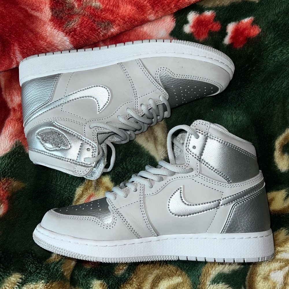 nike tokyo size uk 6 us 8 1/2